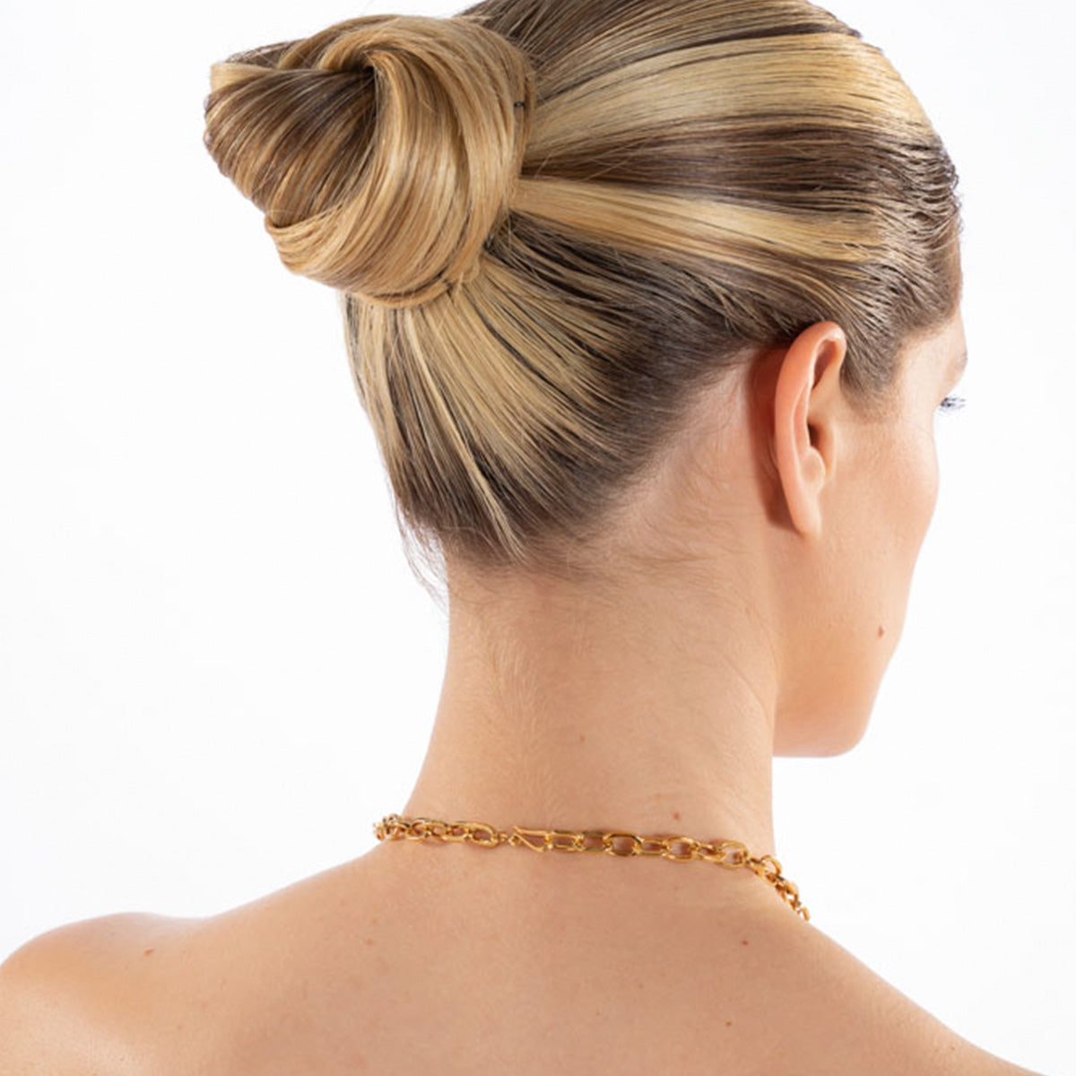 BOLD LETTER NECKLACE GOLD