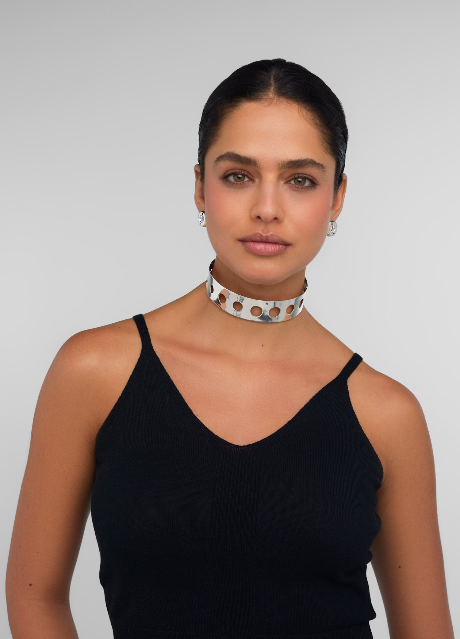 HOLES CHOKER