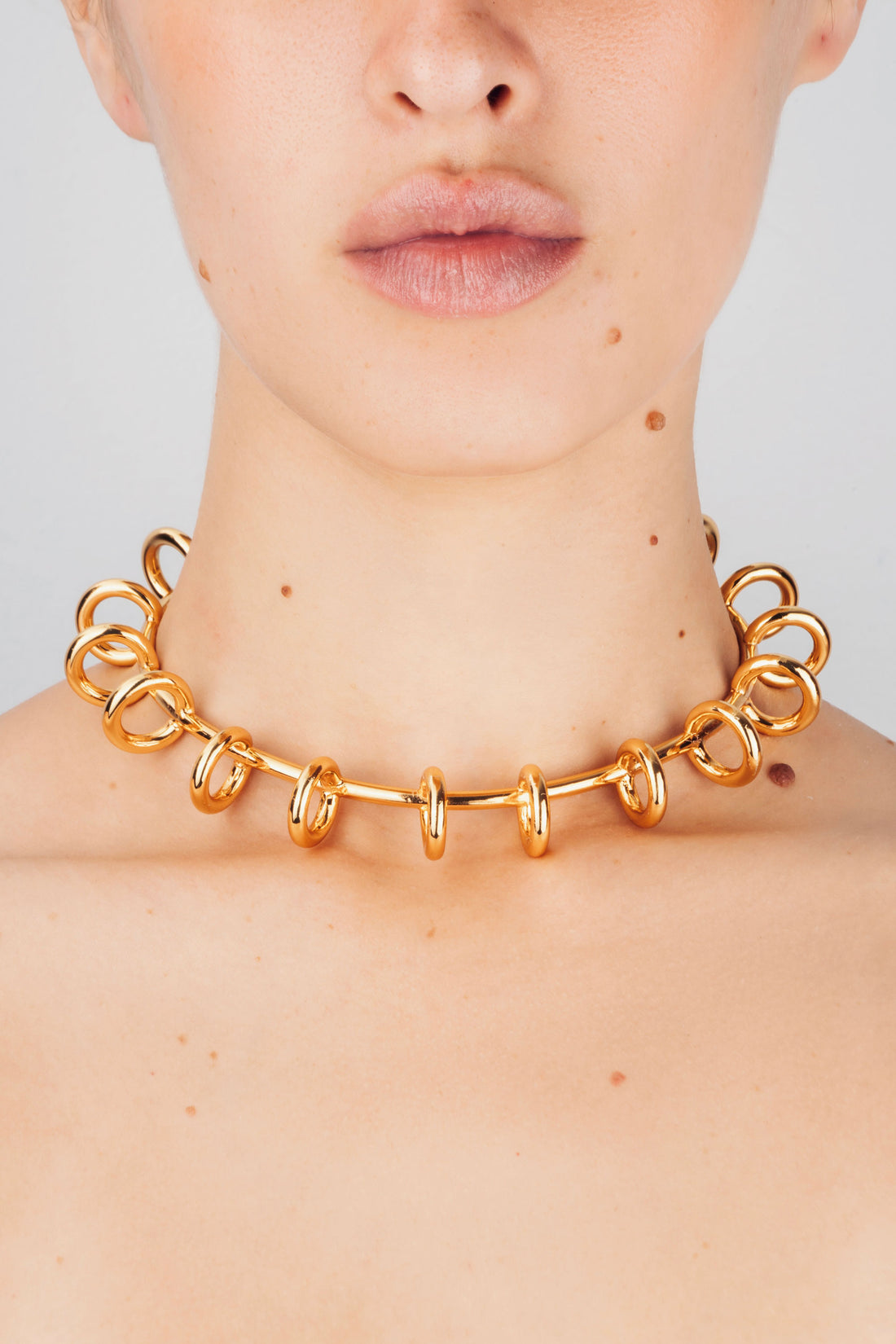 AROS CHOKER