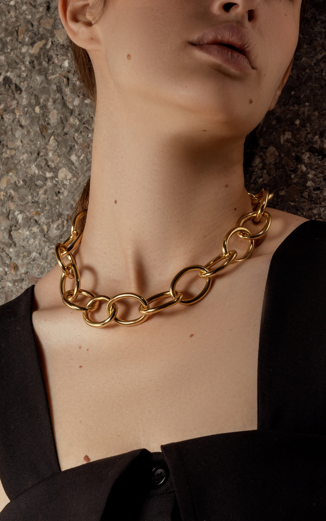 CHAIN NECKLACE